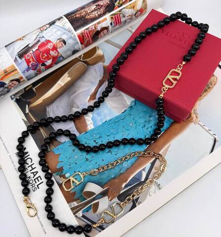 Пояс цепочка с жемчугом в стиле VALENTINO