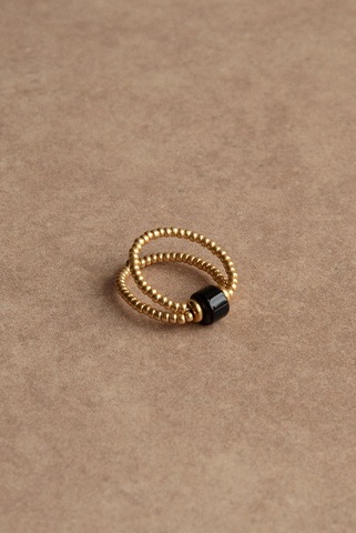 Кольцо из бисера с агатом, золотое