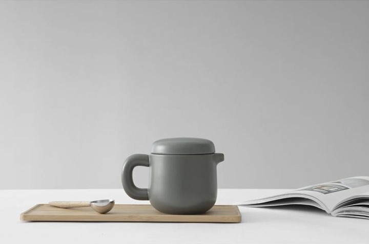 Чайник заварочный с ситечком Viva Scandinavia "Isabella" 600 мл, темно - серый