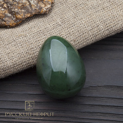 Яйцо из зеленого нефрита