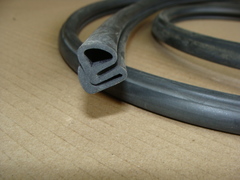 Уплотнение крышки капота УАЗ-452,3741