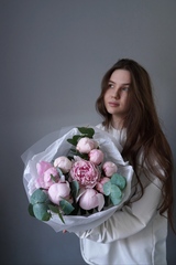 Букет из пионов «Мсье Жуль Эли»