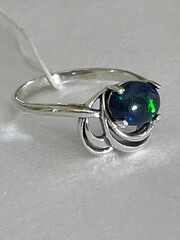 Июнь-опал (кольцо из серебра)