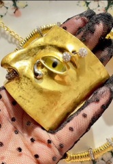 53245- Браслет-манжета  HALF FACE широкий в стиле Schiaparelli