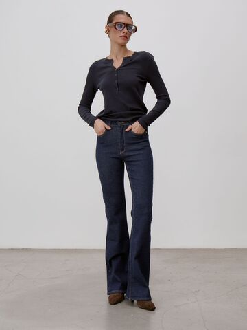 Джинсы Flare fit