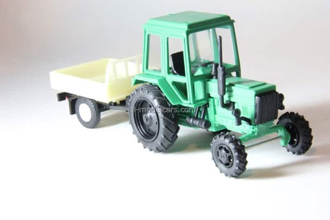 Tractor MTZ-80 Belarus (plastic) with trailer (green) Agat Mossar Tantal 1:43