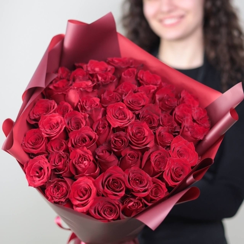 РОСКОШНЫЙ БУКЕТ КРАСНЫХ РОЗ