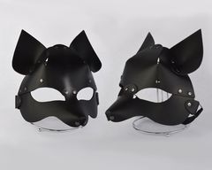 Черная кожаная маска 