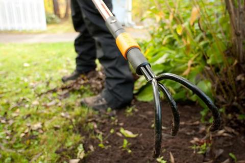 Черенок универсальный Fiskars QuikFit, размер: L, чёрный графитовый (1000661)