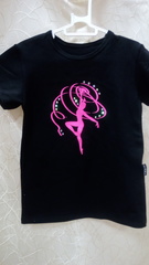 Футболка с аппликацией и стразами