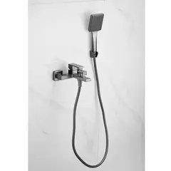 Смеситель для ванны BELZ B60613-3 короткий излив, латунь, графит