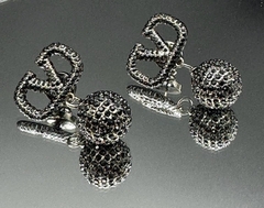 20159- Серьги-пусеты Valentino с подвеской шарик в черном родаже