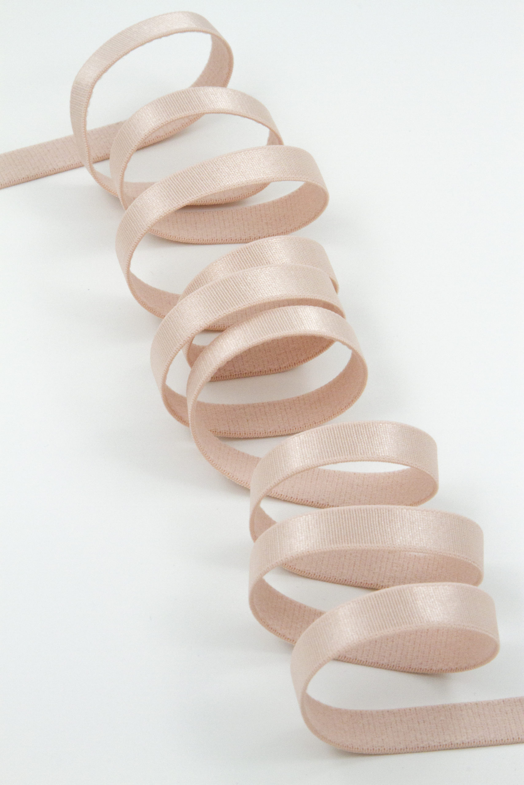 Резинка бретелечная пудра глянцевая  10 мм