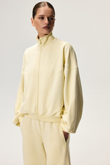 Олимпийка с рельефными швами Ваниль