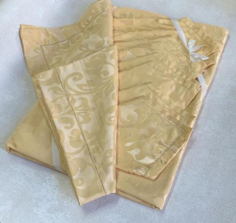 Скатерть 170х220 и 8 салфеток Gamba 9205 Oro золотая