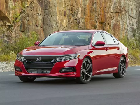 Чехлы на Honda Accord 2017–2022 г.в.