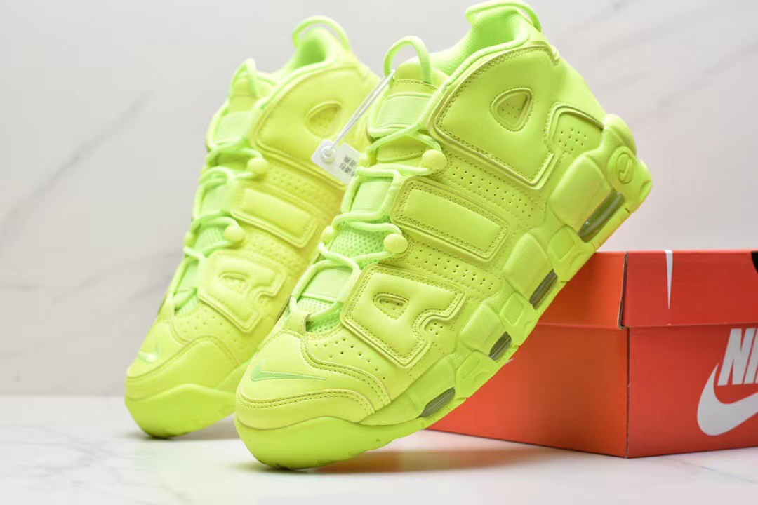 Nike air top more uptempo volt