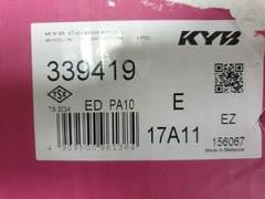 АМОРТИЗАТОР ПЕРЕДНИЙ ЛЕВЫЙ CRUZE KAYABA