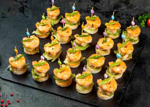 Канапе с омлетом томаго и креветкой, 20 шт.