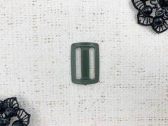 Пряжка двухщелевая, пластик 2,5 см, хаки