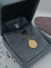 50134- Колье из серебра 925 пробы в лимонной позолоте с подвеской  Монетка