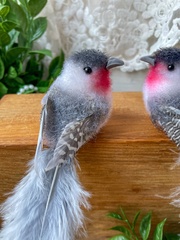 Птички серые с красной грудкой, на зажиме, перьевые, 16*4*5 см, набор 2 шт.