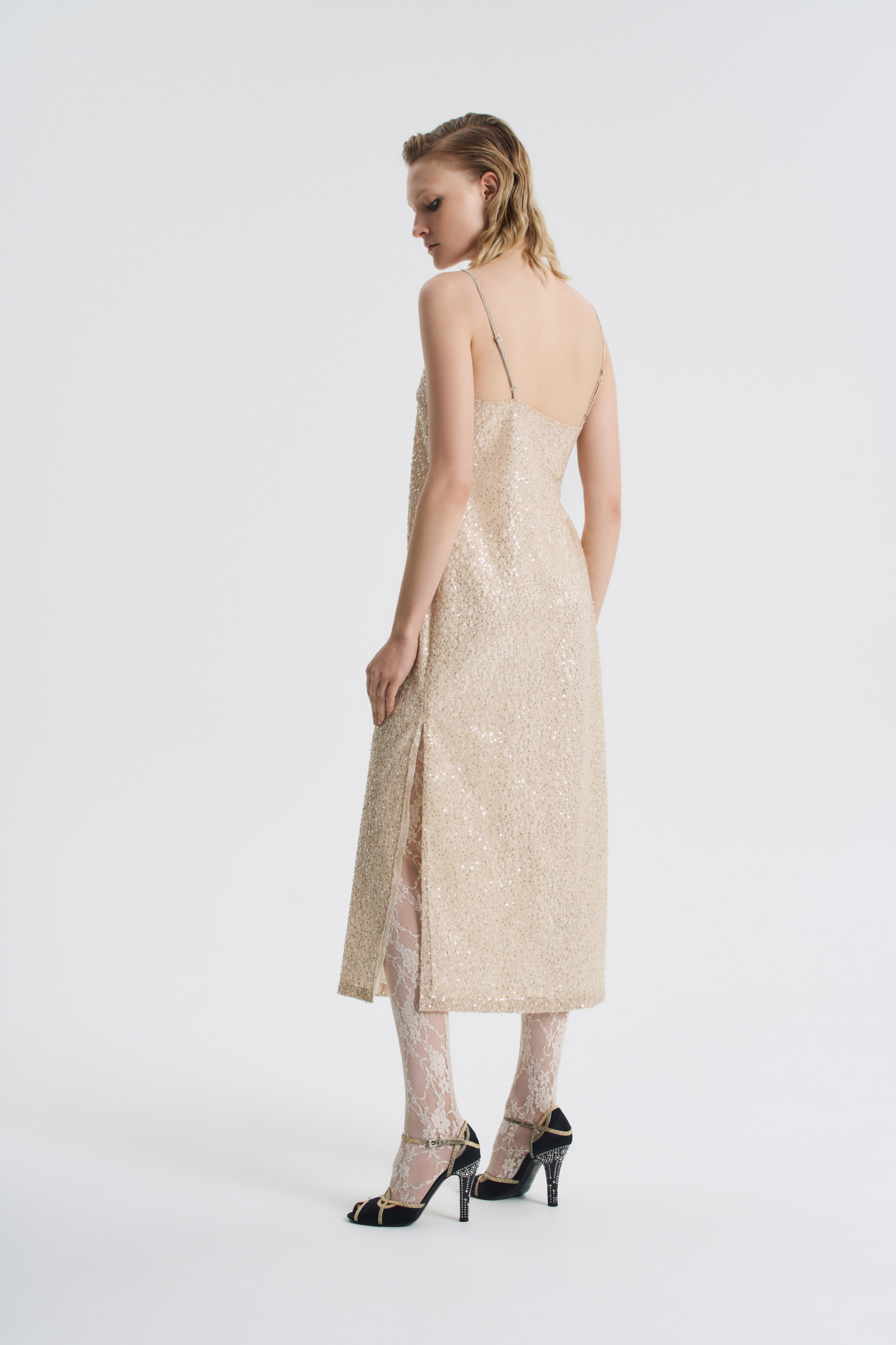 Платье-комбинация с вышивкой