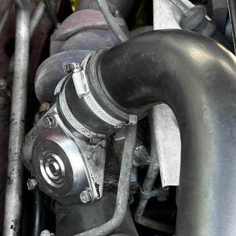 Установленная заглушка байпаса турбины TD04, TD05