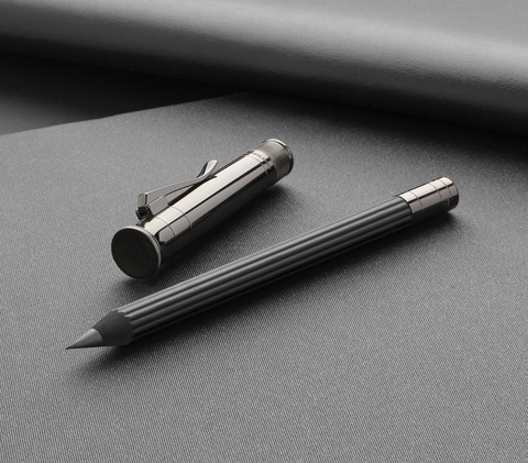 Превосходный карандаш Graf von Faber-Castell Perfect Pencil Magnum Black Edition