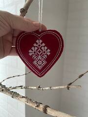 Сердце. Подвеска из фетра с вышивкой в этностиле NYF-0625-Maxi