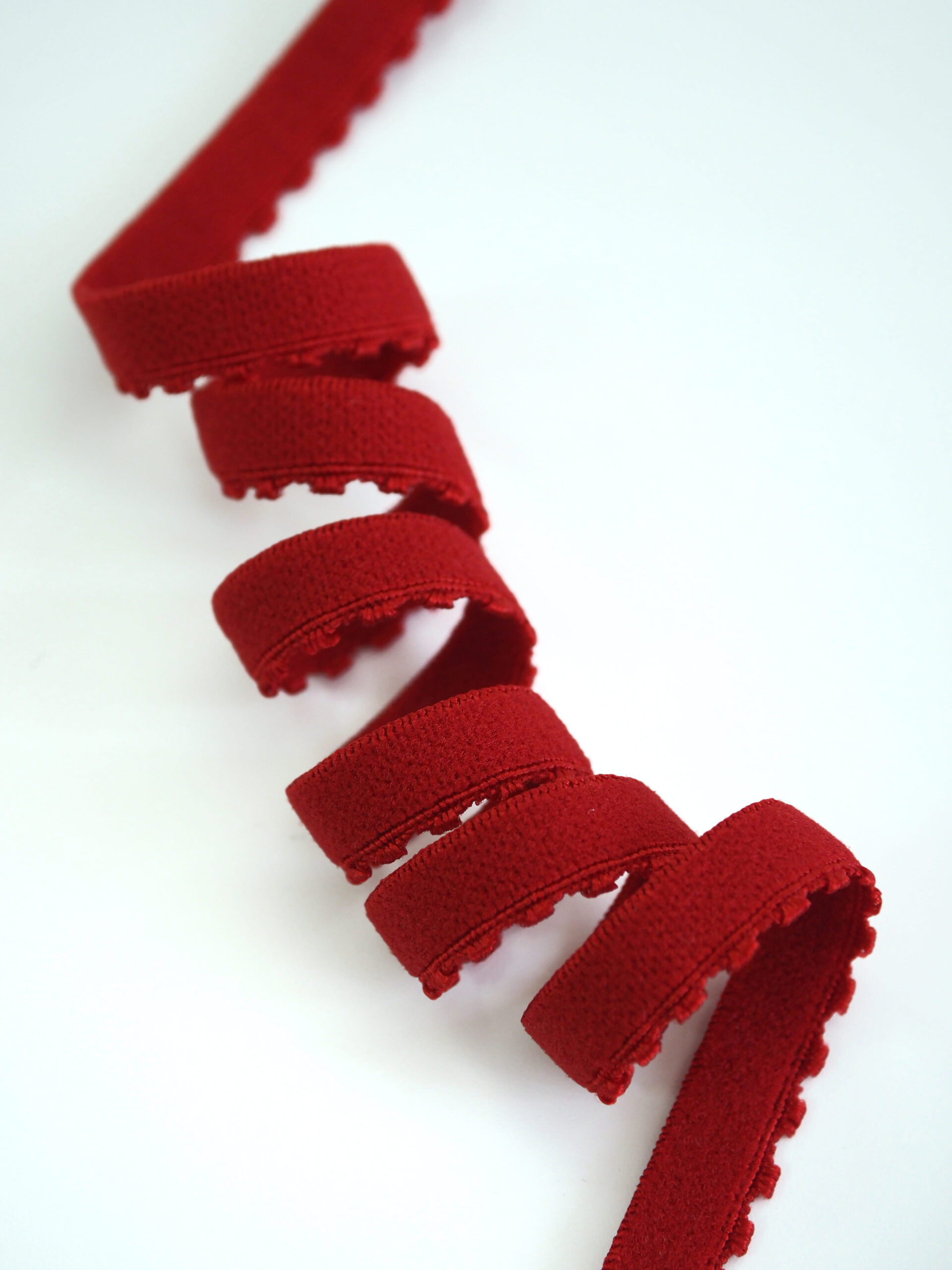 Бельевая резинка красная ажурная ширина 8 мм с учетом фестона