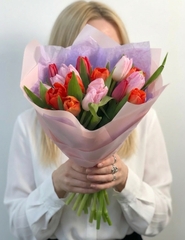 Букет из тюльпанов микс