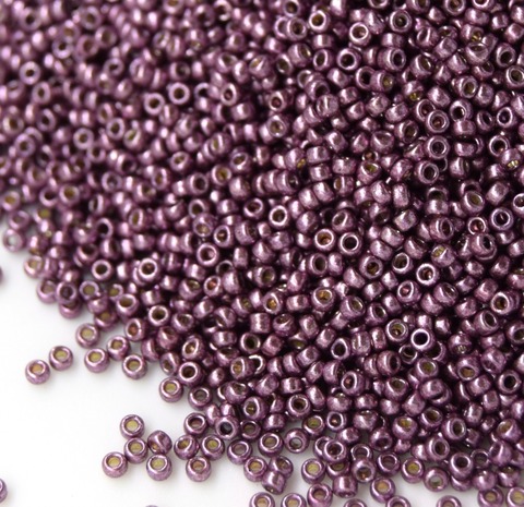 15/0 RR-4220 Бисер круглый Миюки Баклажан гальванизированный /Miyuki round 15/0 Duracoat galvanized eggplant
