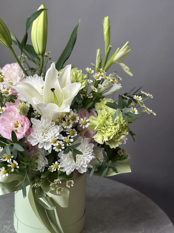 Цветы в коробке «Элегантность в ларце»