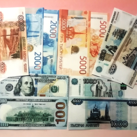 Вафельные Деньги для торта Рубли, Доллары Двухсторонние 24шт, 10*4 см (вафельная бумага 0.6 мм, вырезаны)