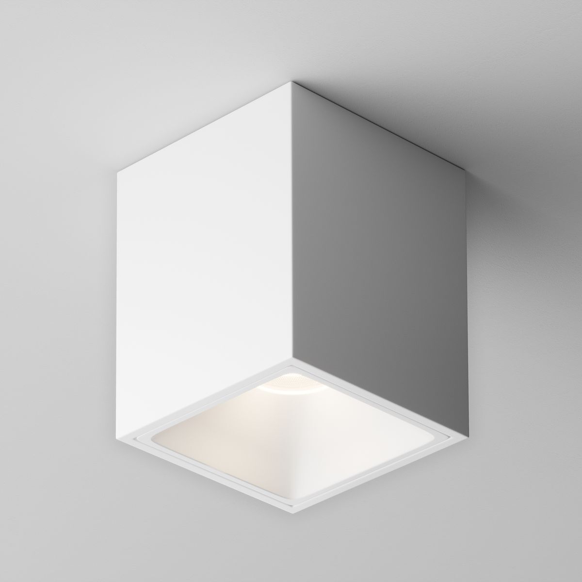 Декоративная рамка-отражатель Maytoni Technical Downlight Alfa LED Ring8-10W-SQ-W