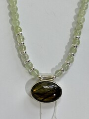 Пренит (колье из натуральных камней)