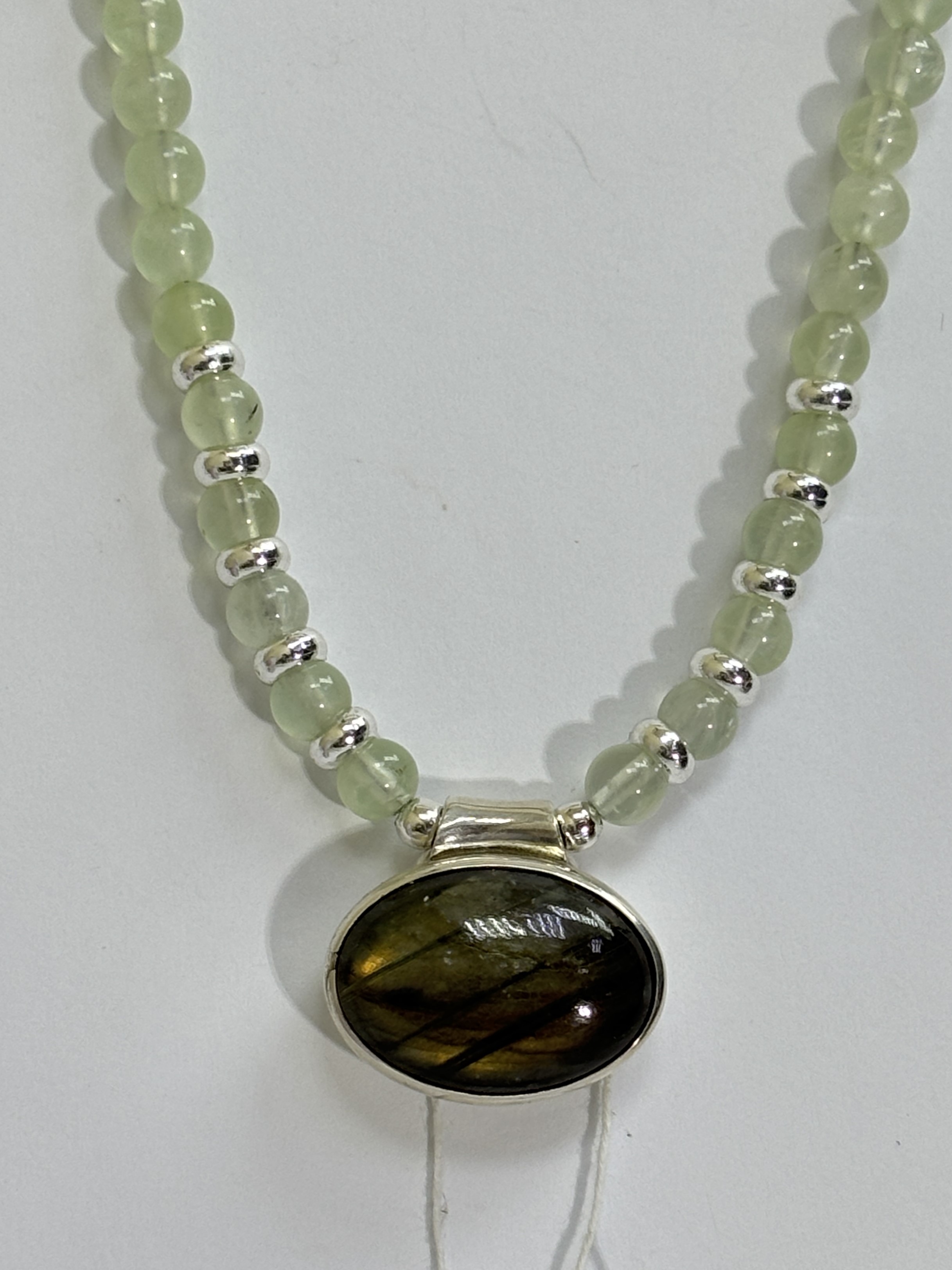 Пренит (колье из натуральных камней)