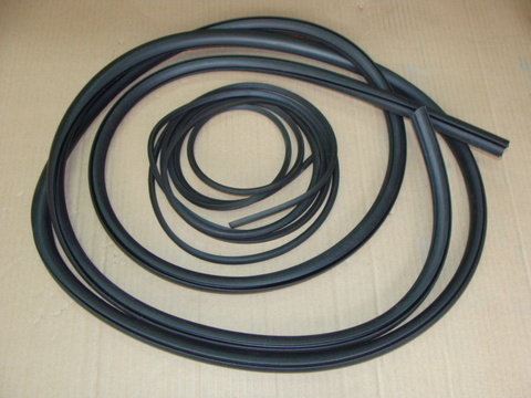 Уплотнение лобового стекла УАЗ-452,3741 (с замком)