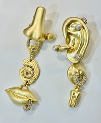 76141- Длинные асимметричные серьги в стиле Schiaparelli с подвесками