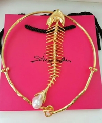 Колье обруч FISH с подвеской скелет рыбы с жемчужиной в стиле Schiaparelli