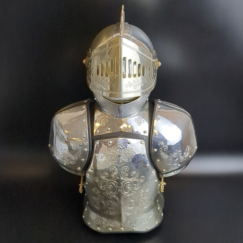 Мини - бар Средневековый Рыцарь. Графин, 5 рюмок. Интерьерный. Высота 40 см. Винтаж СССР