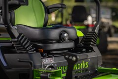 Райдер садовый ZTC152 82V (152 см) Zero Turn аккумуляторный c нулевым радиусом разворота, с АКБ 304 Ач / 24 кВтч