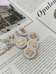 Пуговицы текстильные белые с золотом