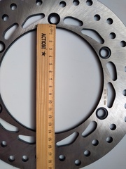 Задний тормозной диск на Honda XL 1000 Varadero 2003 - 2011 г.в.