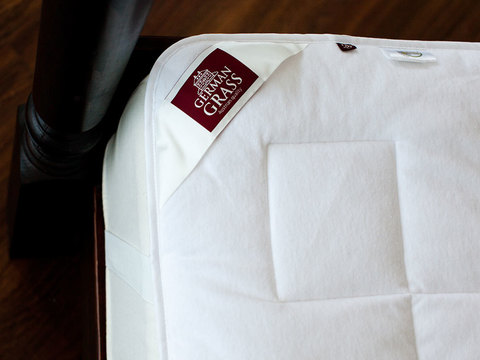 Наматрасник на резинке 180х200 German Grass 4 Seasons