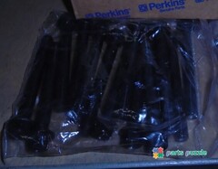 Комплект крепления головки блока(111136500 и 111136511) / KIT, BOLT АРТ: T427103
