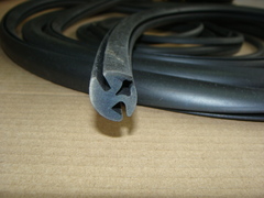 Уплотнение лобового стекла УАЗ-452,3741 (с замком)