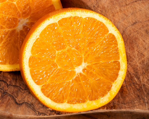 спелые кисло-сладкие апельсины