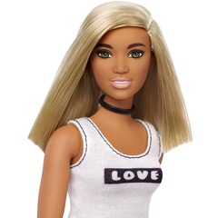 Барби Fashionistas 111 в Майке Love и Розовой Юбке
